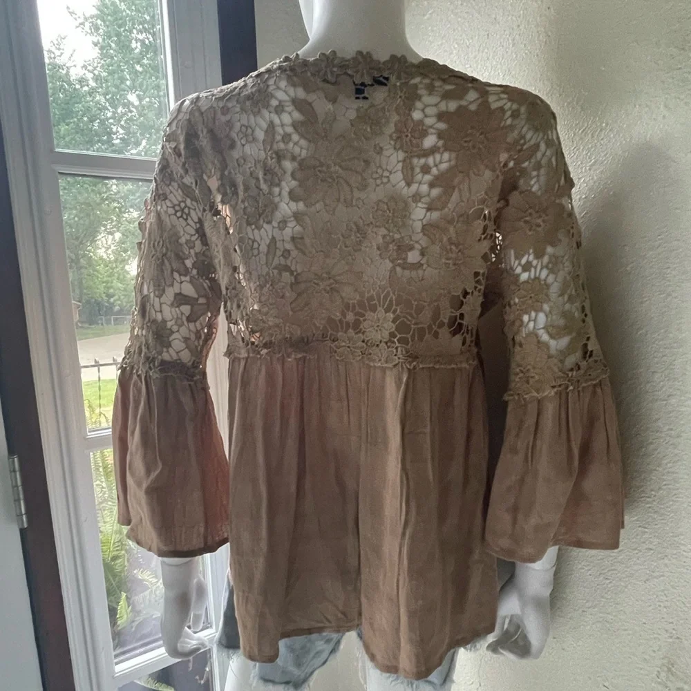 Vici floral lace button down top - Picture 8 of 9